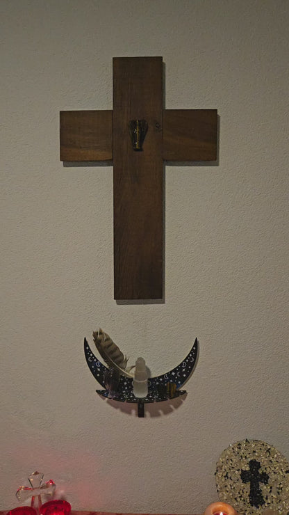 Großes Kreuz aus Eichenholz mit Tigerauge-Engel – Schutz & Spiritualität