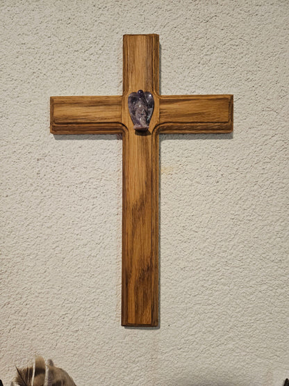 Seelenblitz Kreuz mit Edelsteinen Kreuz aus Eichenholz mit Amethyst-Engel