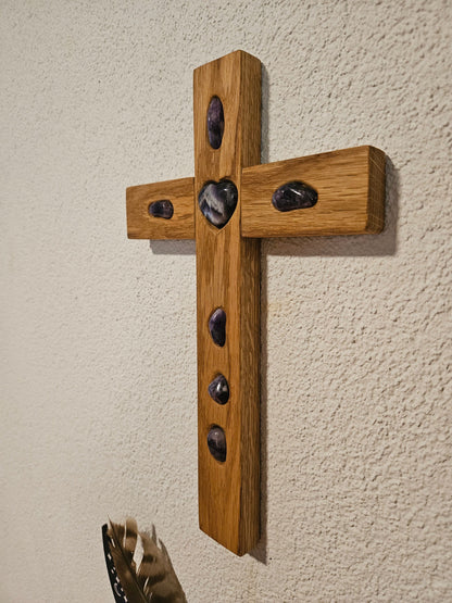 Seelenblitz Kreuz mit Edelsteinen Kreuz aus massivem Eichenholz mit Amethyst-Edelsteinen