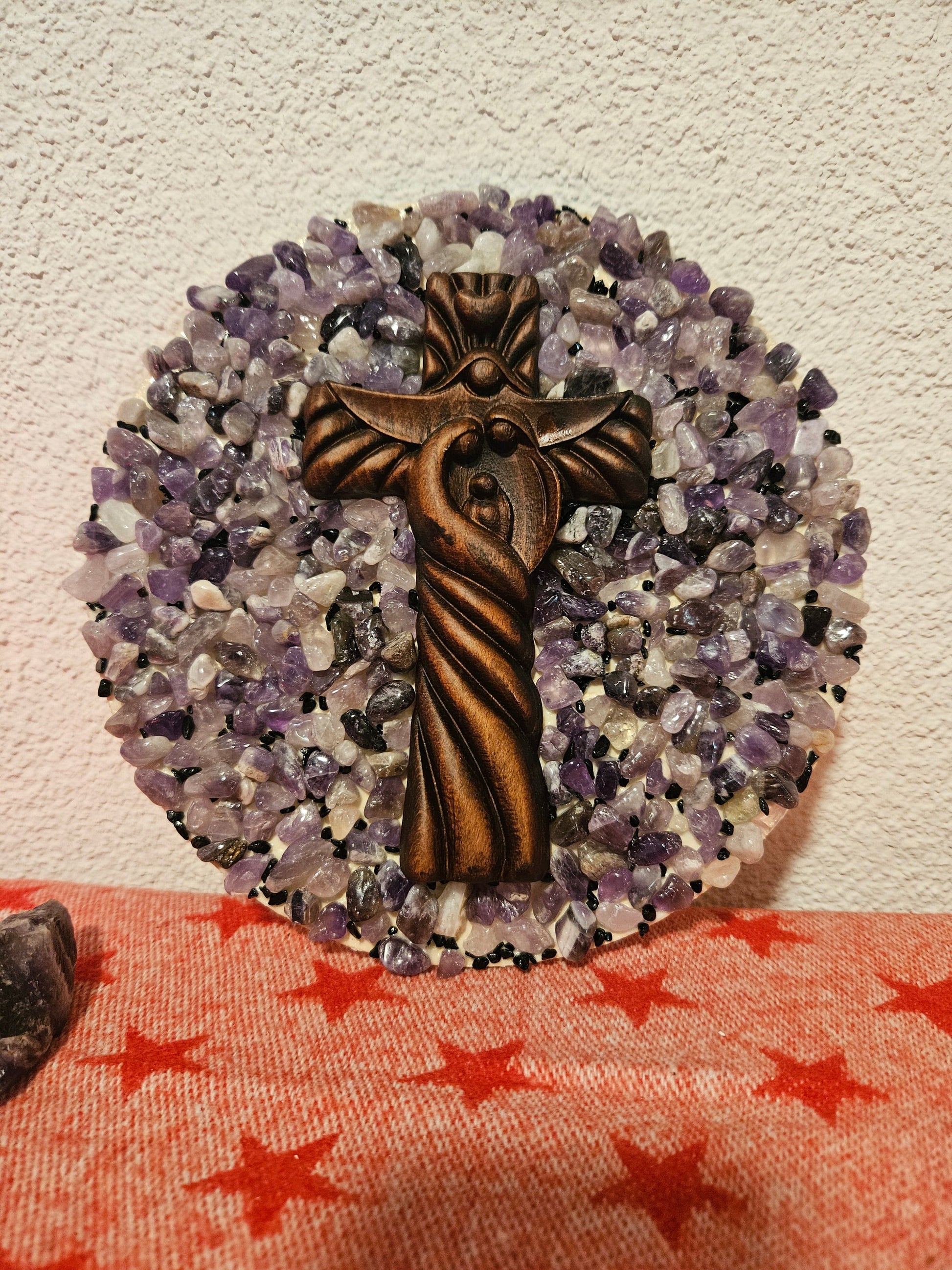 Seelenblitz Wandbilder-Amethyst Handgefertigtes Wandbild aus Amethyst & Kreuz